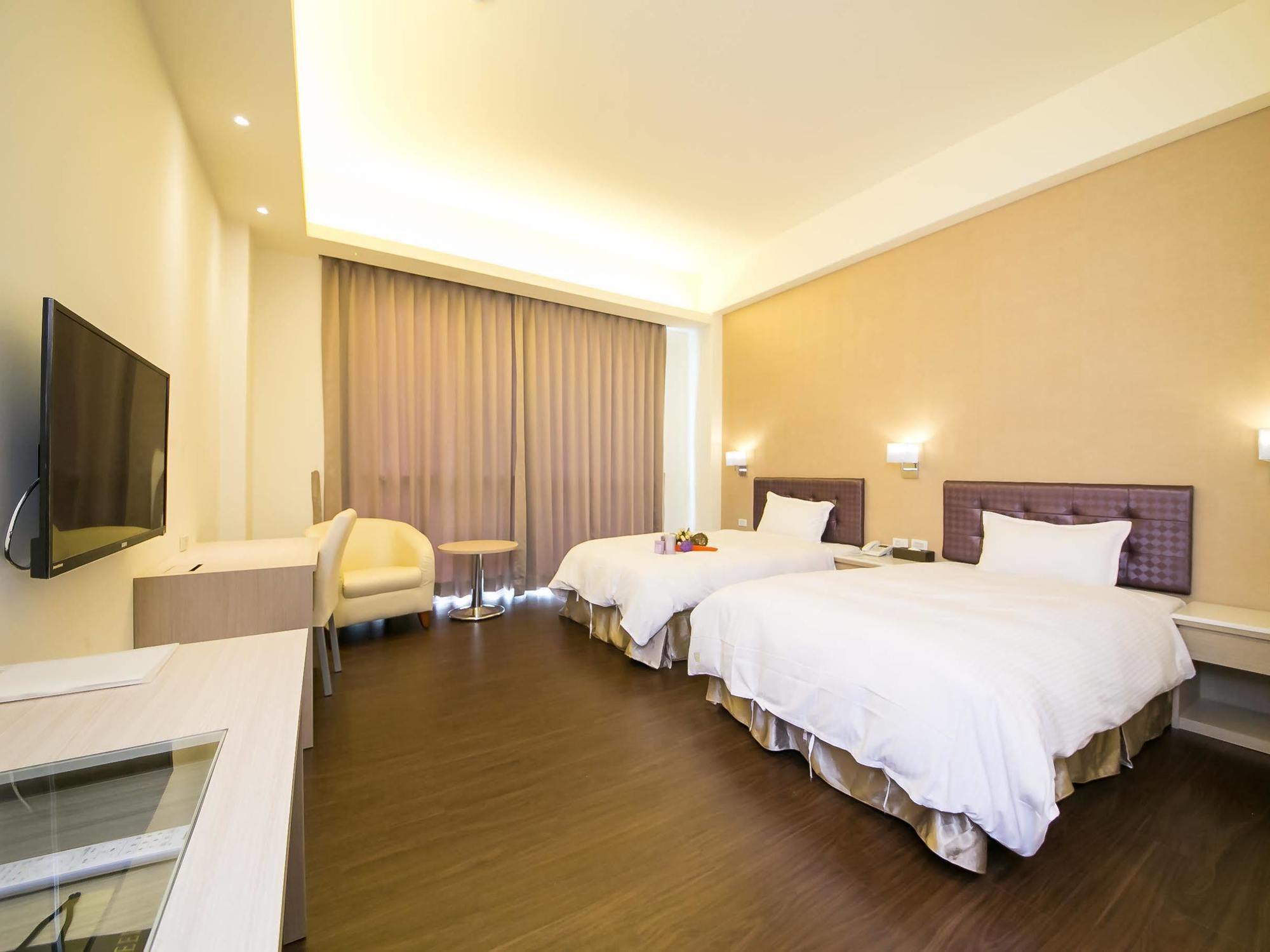 Sunseed International Villa Hotel Kota Chiayi Bagian luar foto