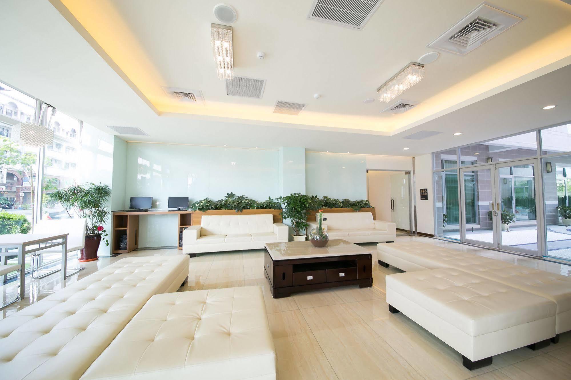Sunseed International Villa Hotel Kota Chiayi Bagian luar foto